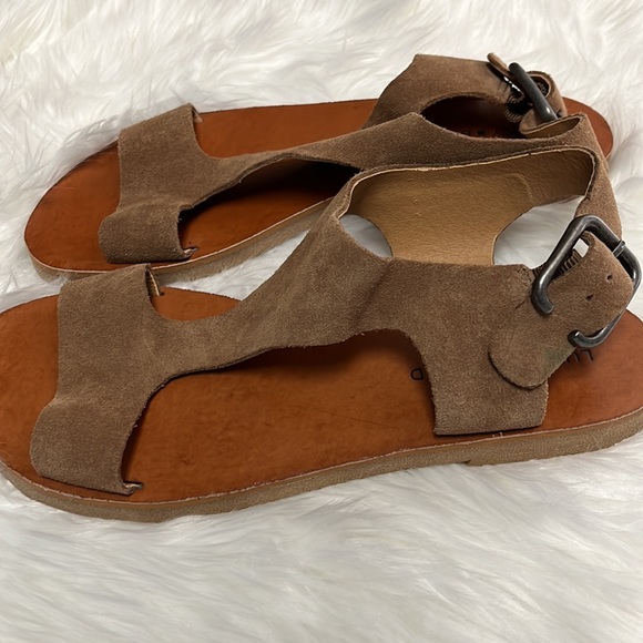 Lucky Brand tan leather Devyn sandals. - Picture 4 of 7